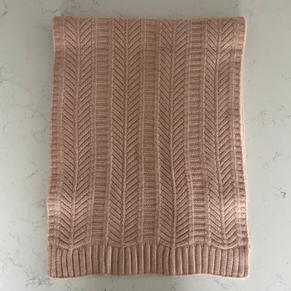 Love & Lore Chunky Cozy Cable Knit Acrylic Nylon Scarf/Wrap Soft Pink Sz OS - Picture 1 of 8